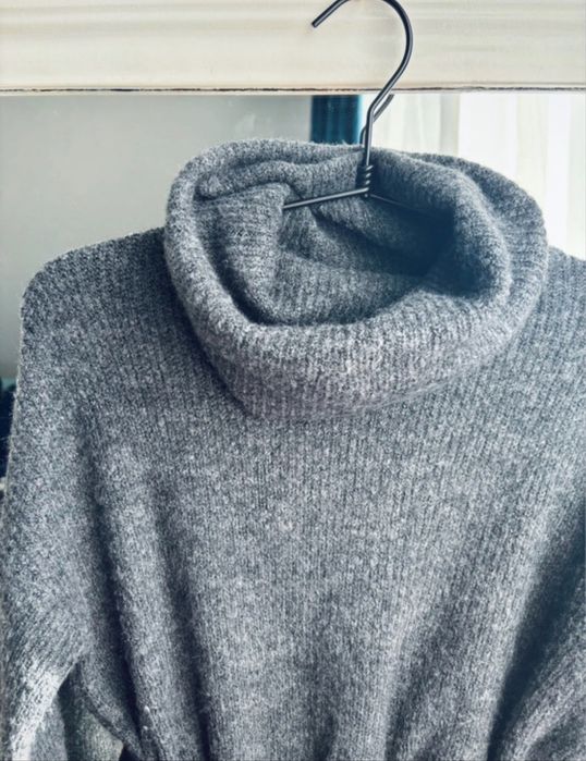 Sweter długi sukienka sweterkowa golf damski szary 36 Only