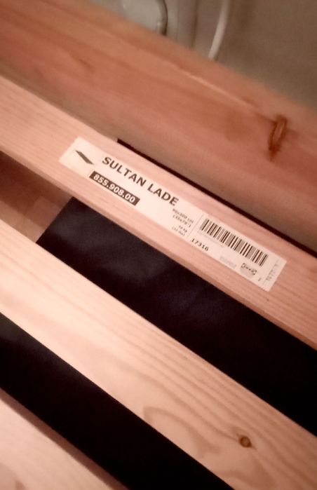 Cama de Solteiro IKEA