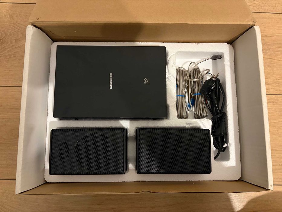 Samsung SWA-8000S/XE Wireless Rear Speaker Kit - bezprzewodowe głośniki tylne  – jak nowe, oryginalny karton
