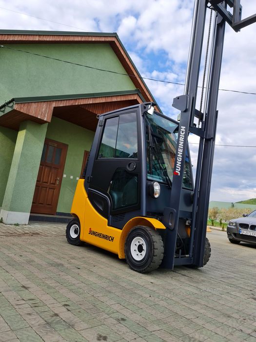 Кара Вилочный погрузчик Jungheinrich Diesel  свіжопригнаний DFG 320s