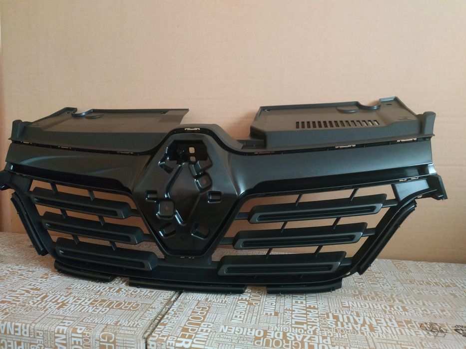 Решітка радіатора для Рено Логан 2 Разборка Renault Dacia Logan 2 orig