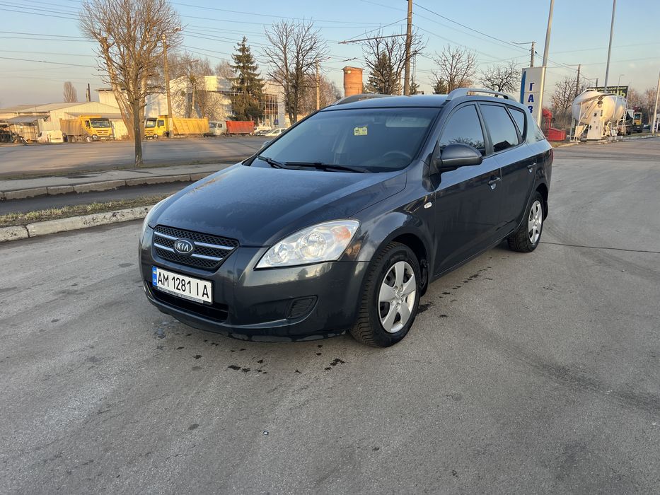 Продається Кіа 1.6д