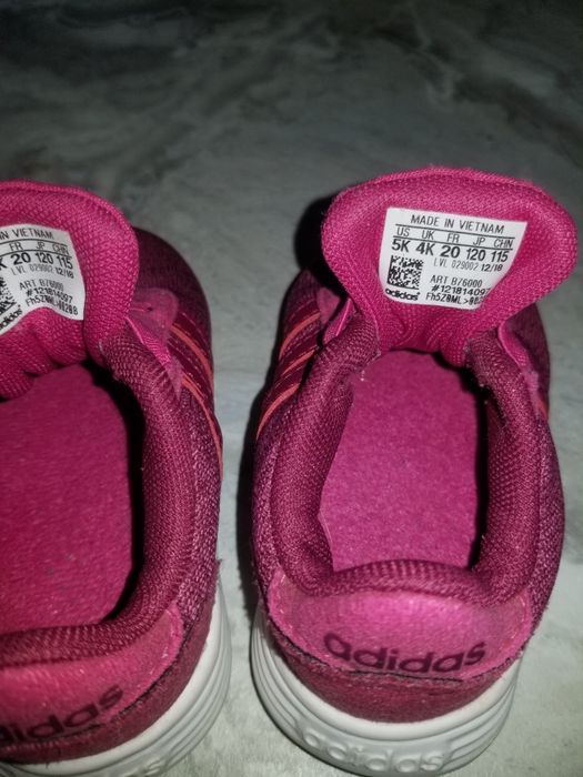 Adidas дитячi кросiвки оригiнал.20розмiр