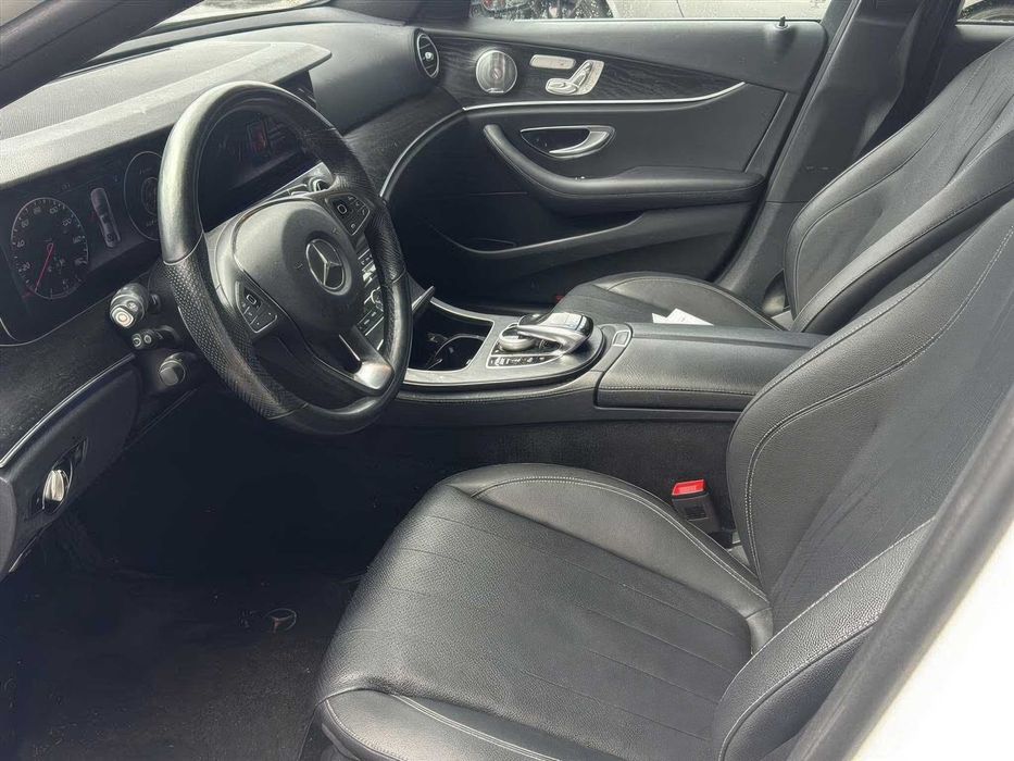 Mercedes-Benz E-Class E 300      2018