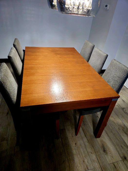 Stół, 6 krzeseł i stolik kawowy komplet