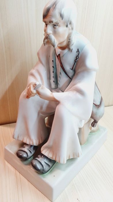 Статуетка фігурка