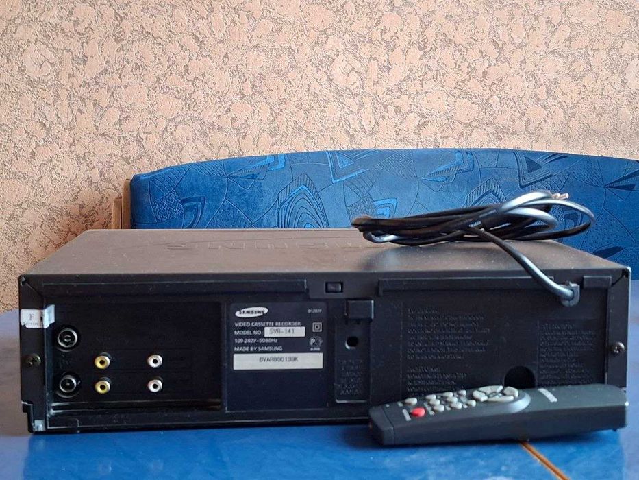 Продам відеомагнітофон SAMSUNG SVR-141
