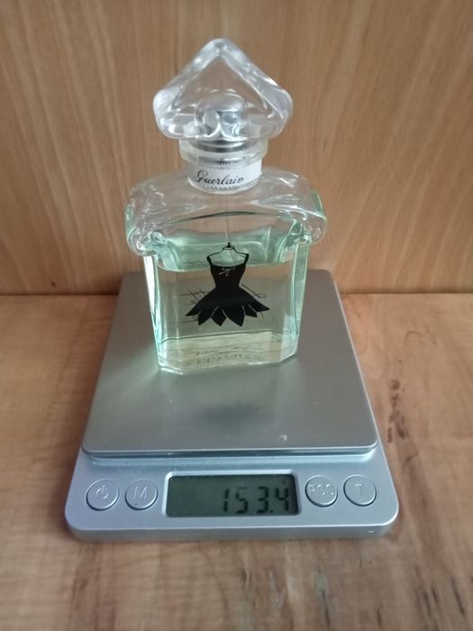 perfum guerlain la petite robe noire.