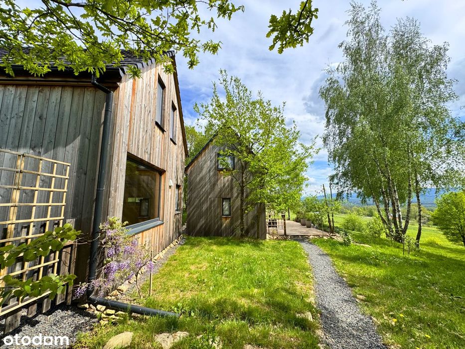 Twój Azyl w Górach Izerskich | 2 Domy, Garaż, Sauna i Gotowy Biznes