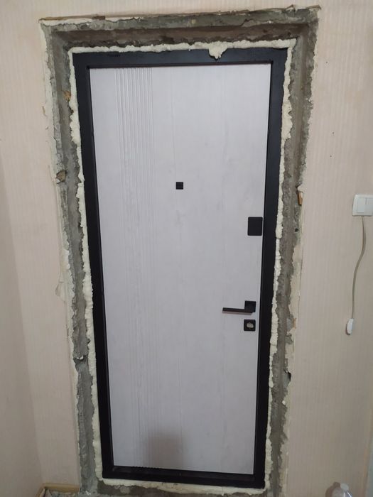 Дверь входная Элит класса в квартиру