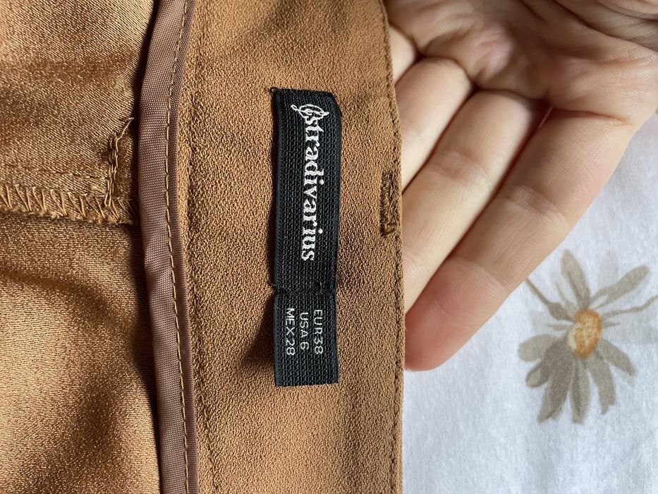 Calças castanhas Stradivarius