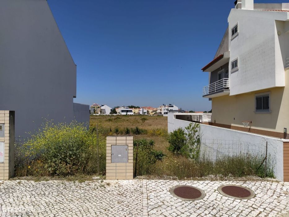 Lote para construção de moradia unifamiliar.