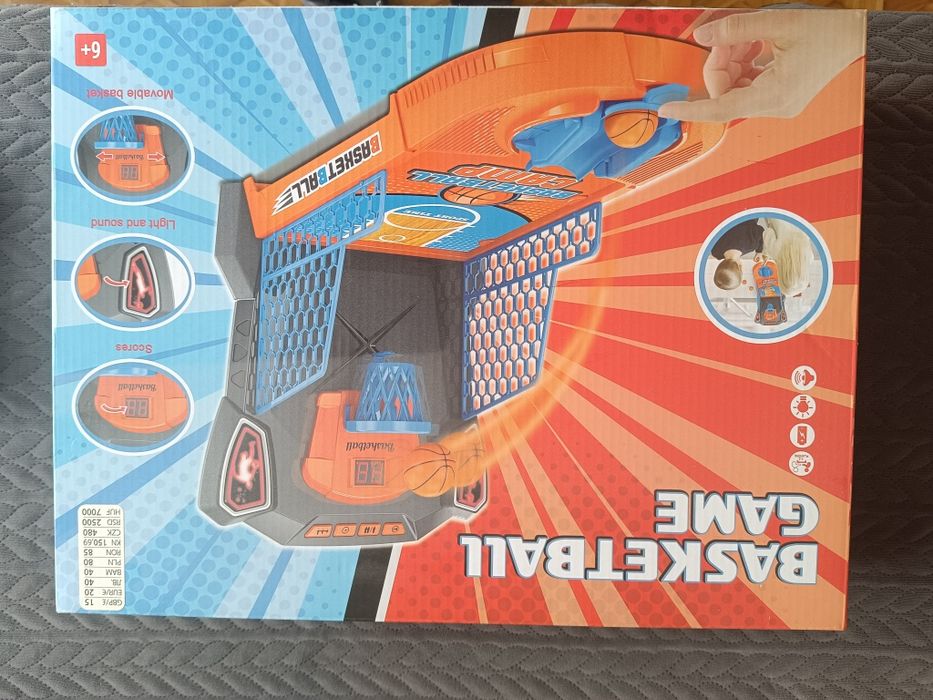 Puzzle, piłka do skakania, koszyk do koszykówki