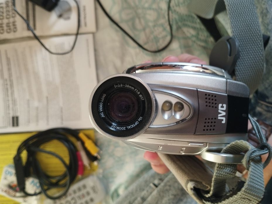Handycam JVC D220