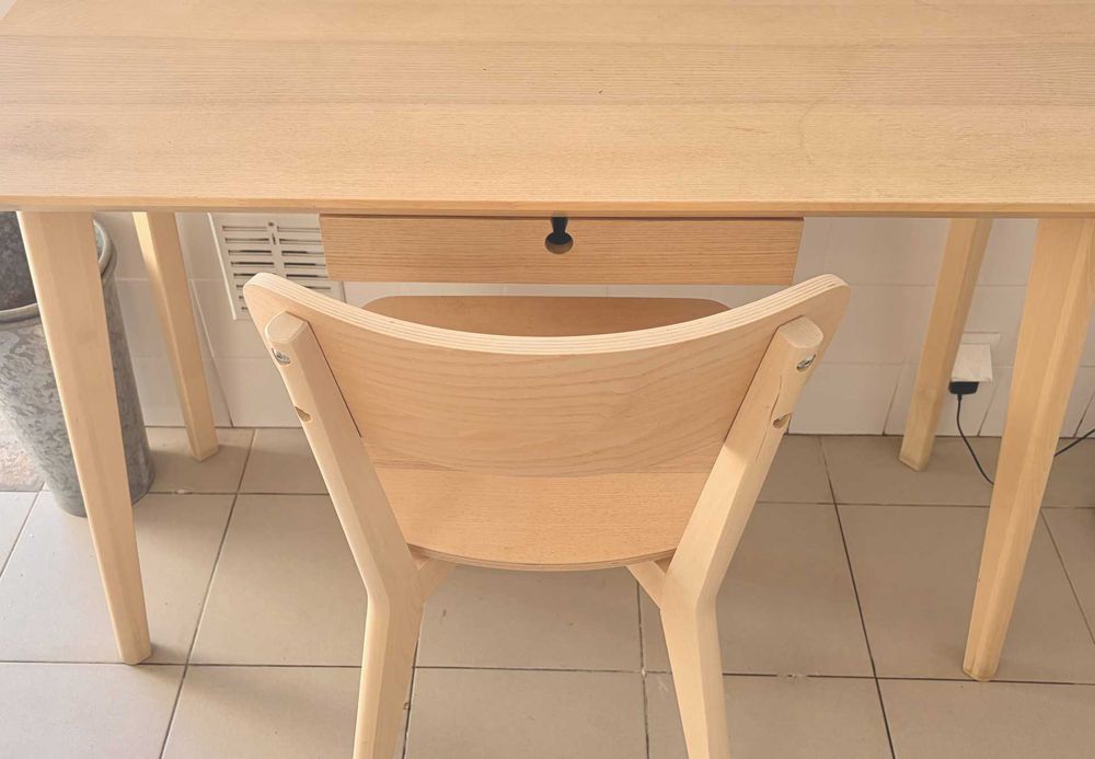 Secretária IKEA LISABO + Cadeira — Como Nova | IKEA LISABO Desk + Chair — Good Condition
