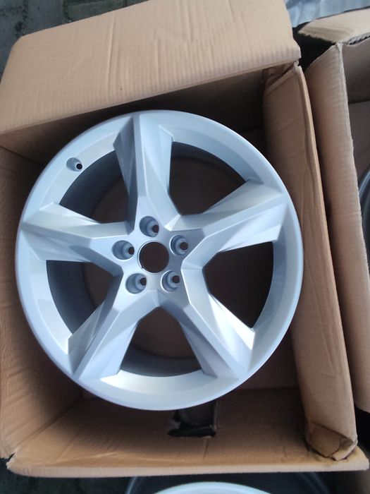 Felgi aluminiowe NOWE AUDI Q5 A6 A4 skoda seat 19 5x112 8j et28wysyłka