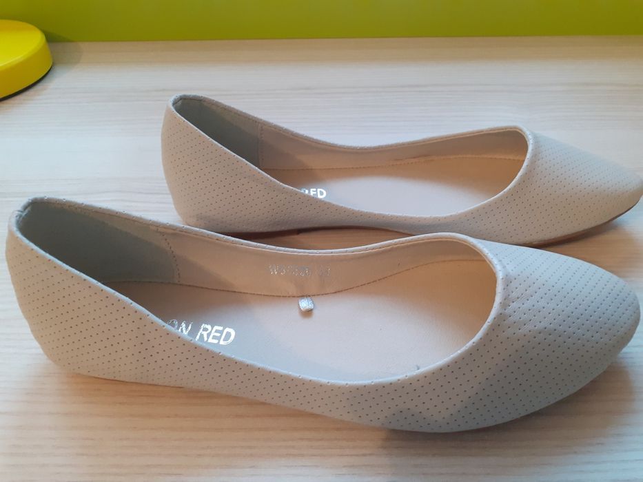 Nowe beżowe baleriny Nylon Red rozm. 38