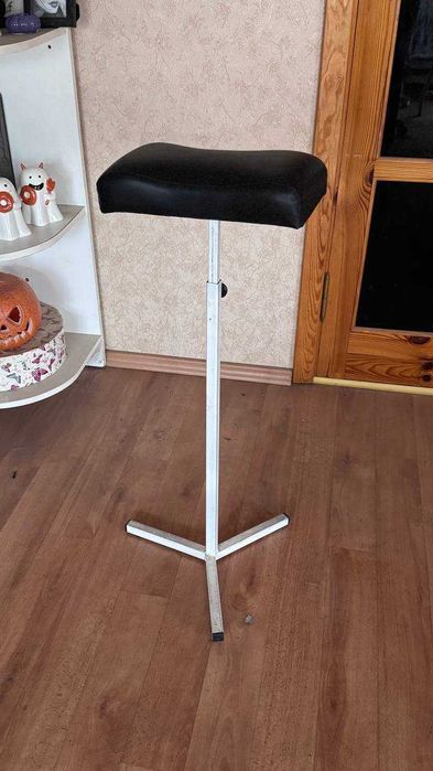 Тринога для педикюру