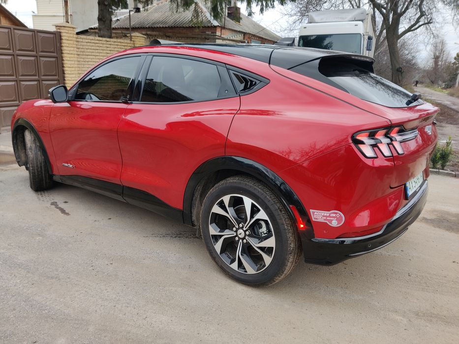 FORD MUSTANG MACH-E PREMIUM
98.7 kWh 23рік10місяць
