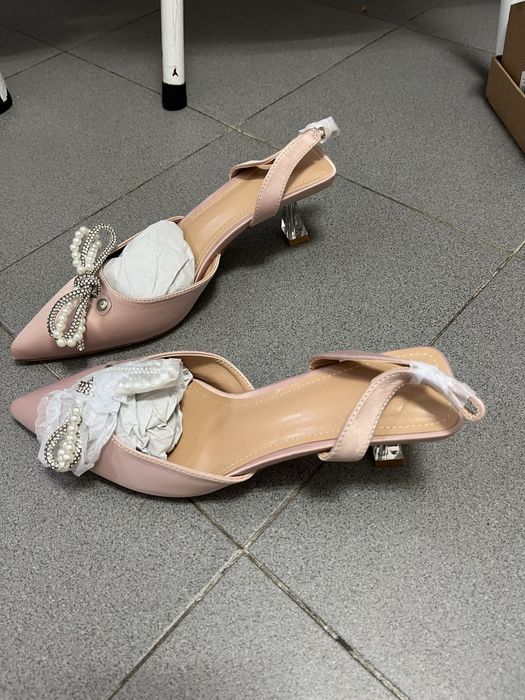 Sapatos novos de tacão médio Shein,rosa com pedras,37-10€