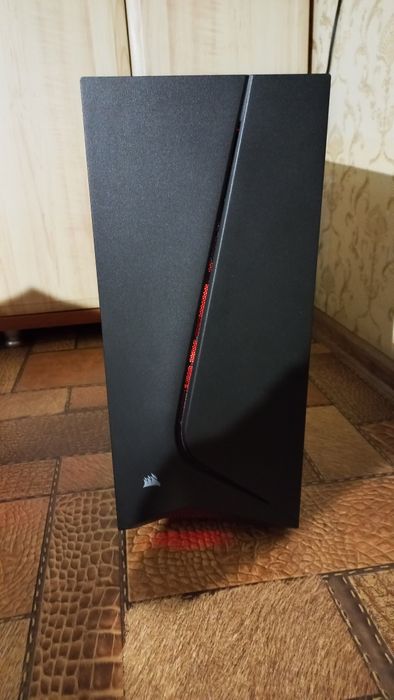 Комп'ютер з усією периферією