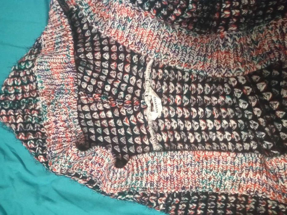 Sweter narzutka Reserved rozmiar S z kapturem
