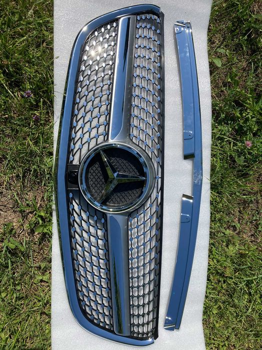Решетка радиатора mercedes Vito W447 14-19год.Diamond Silver с камерой