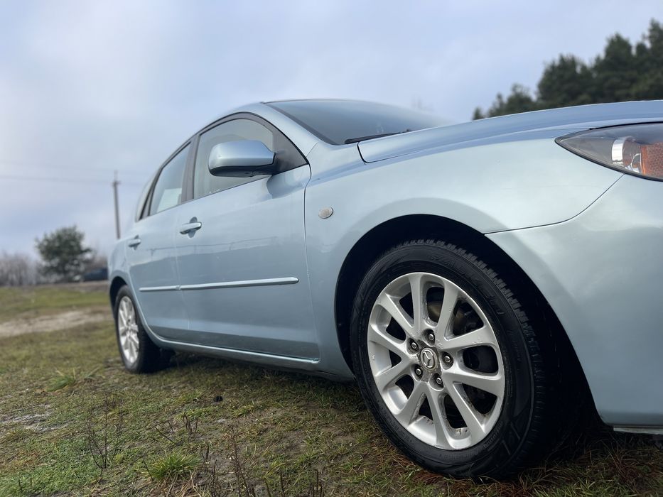 Продам своє авто Mazda 3 1.6 бензин/механіка 2008 рік