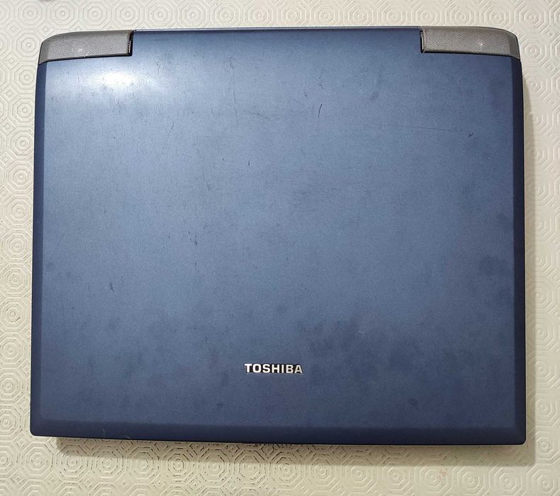 Portátil Toshiba Satellite S2450 avariado