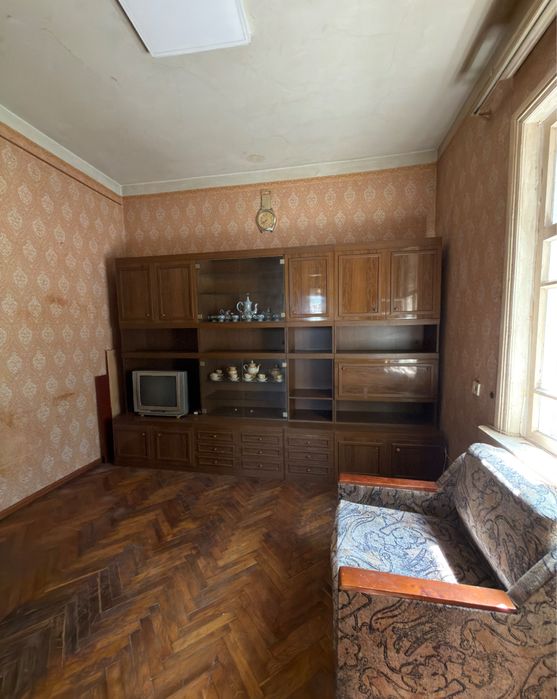 Продаж частини будинку з ділянкою в центрі Чернігова (вул. Київська)