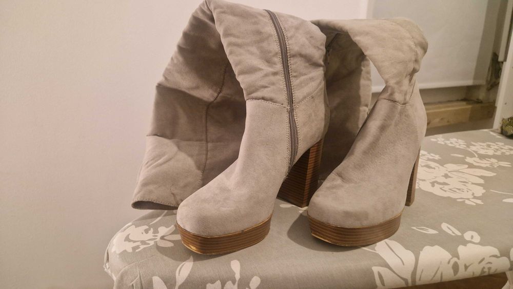 Botas Catwalk Tamanho 37 Cinzentas