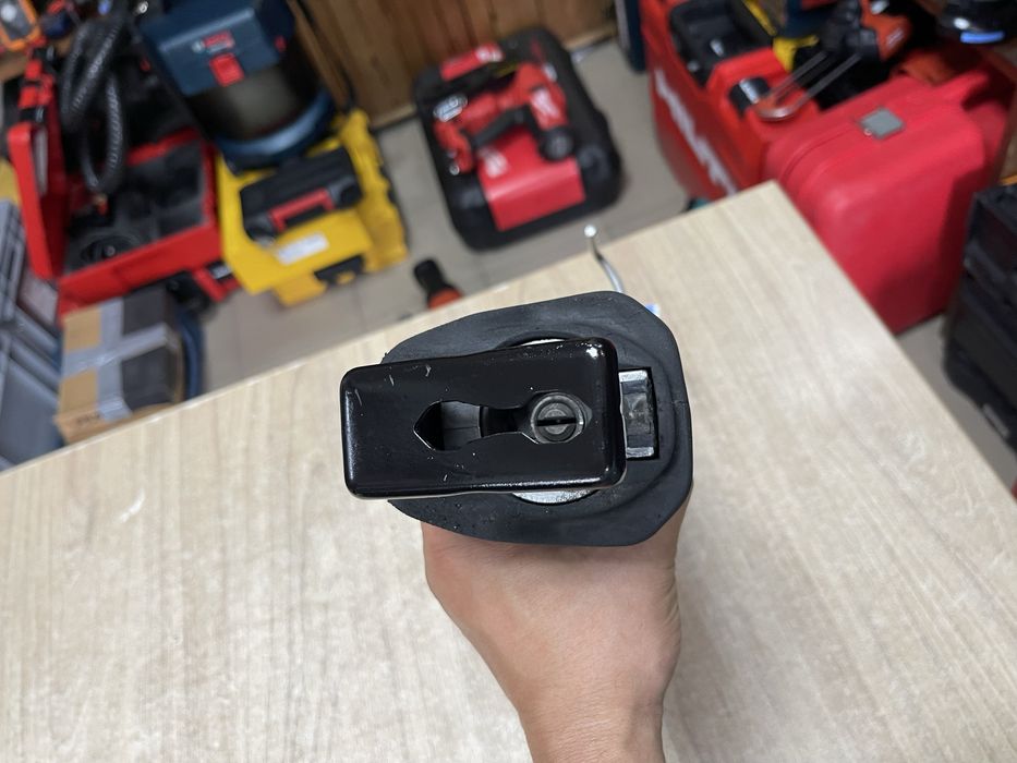 Milwaukee M18 FSZ / безщіткова шабельна пила Мілвокі