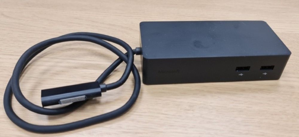 Microsoft Surface 1661 Stacja dokująca komplet z zasilaczem 1749