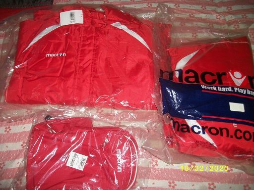 Футбольная куртка Macron Италия для хлопчика  осень,зима размер XXS