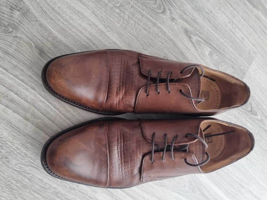 Sapatos formais de pele