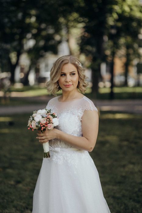 Плаття весільне з жемчугом