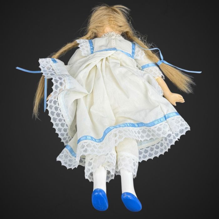 Lalka porcelanowa kolekcjonerska blondynka 35 cm B61/020901