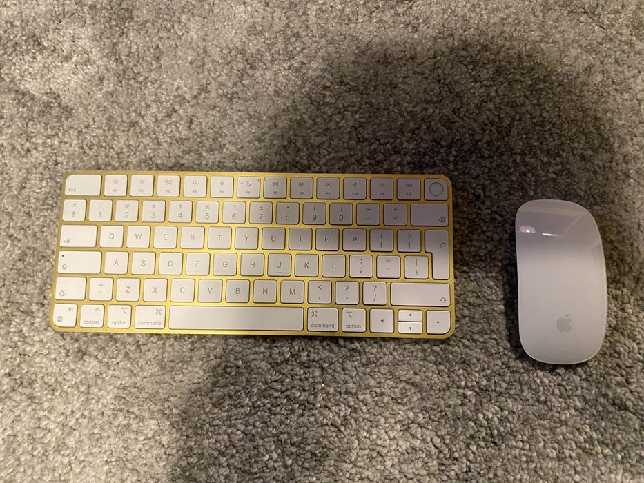 Apple iMac 24 Retina  4K M1 16GB Ram 1 TB 8GPU  8CPU , touch id