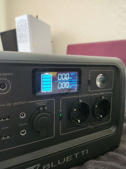 Зарядна станція Bluetti EB70