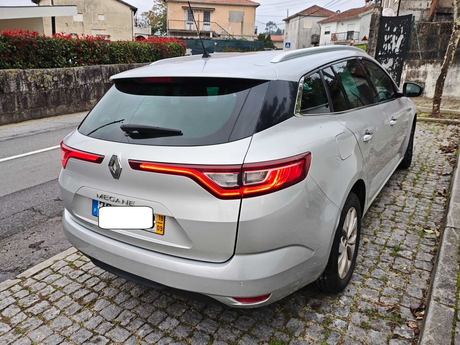 Renault Megane Sport Tourer 1.5 dCi Limited - Muito Estimada