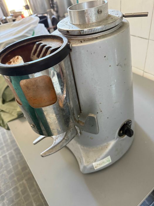 Moinho de Café Profissional SAB (Itália) |
