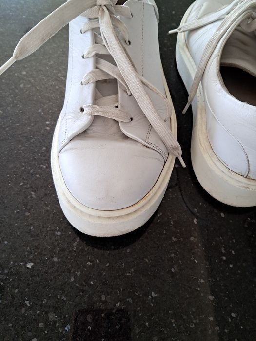Białe skórzane sneakersy Mango 37