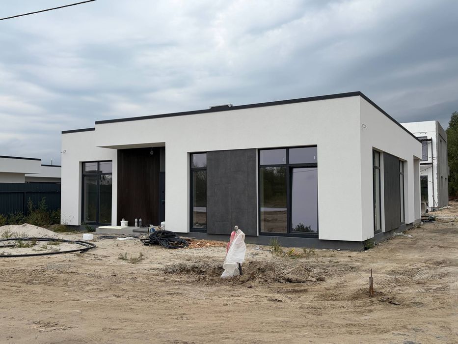 Одноповерховий будинок/ дом 120  м² в котеджному містечку, закритий кооператив. 10 хв до метро Славутич, Осокорки. Є можливість підключити ГАЗ