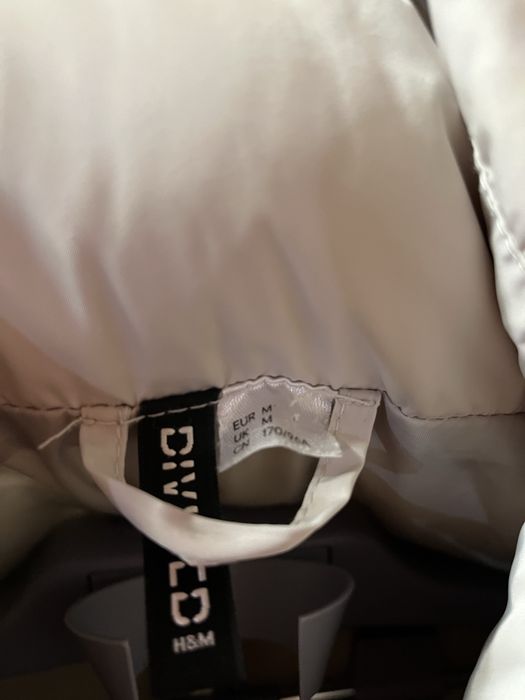 Курточка H&M сірого кольору р. М