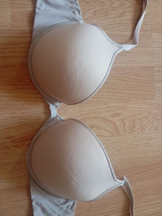 Biustonosz Triumph r 75 B