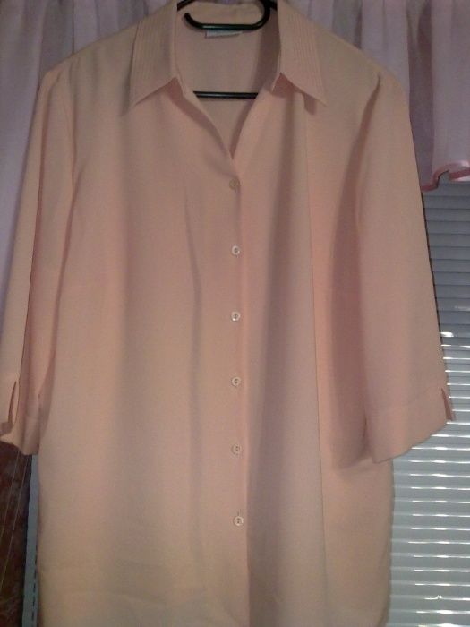 Стильная блуза нежно-персикового цвета