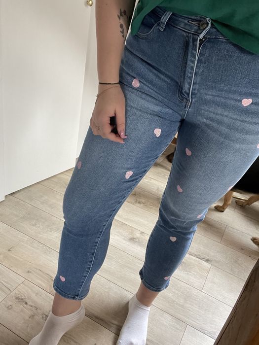 Jeansy skinny serduszka