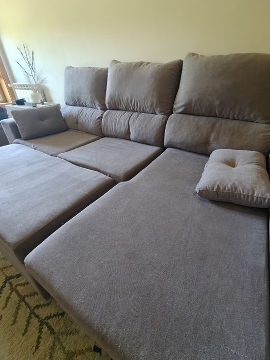 Vendo Sofá-cama com chaise com 2,5m comprimento e 1,45m de largura