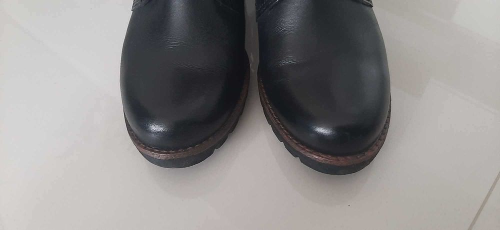 czarne skórzane botki Marco Tozzi