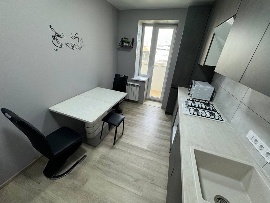 Продаж двокімнатної квартири!! Левада!!